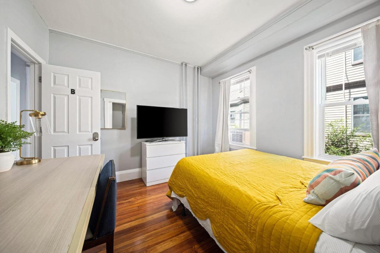 Cozy Up In 5Br Apt Near Charming Oak Square Boston Eksteriør billede