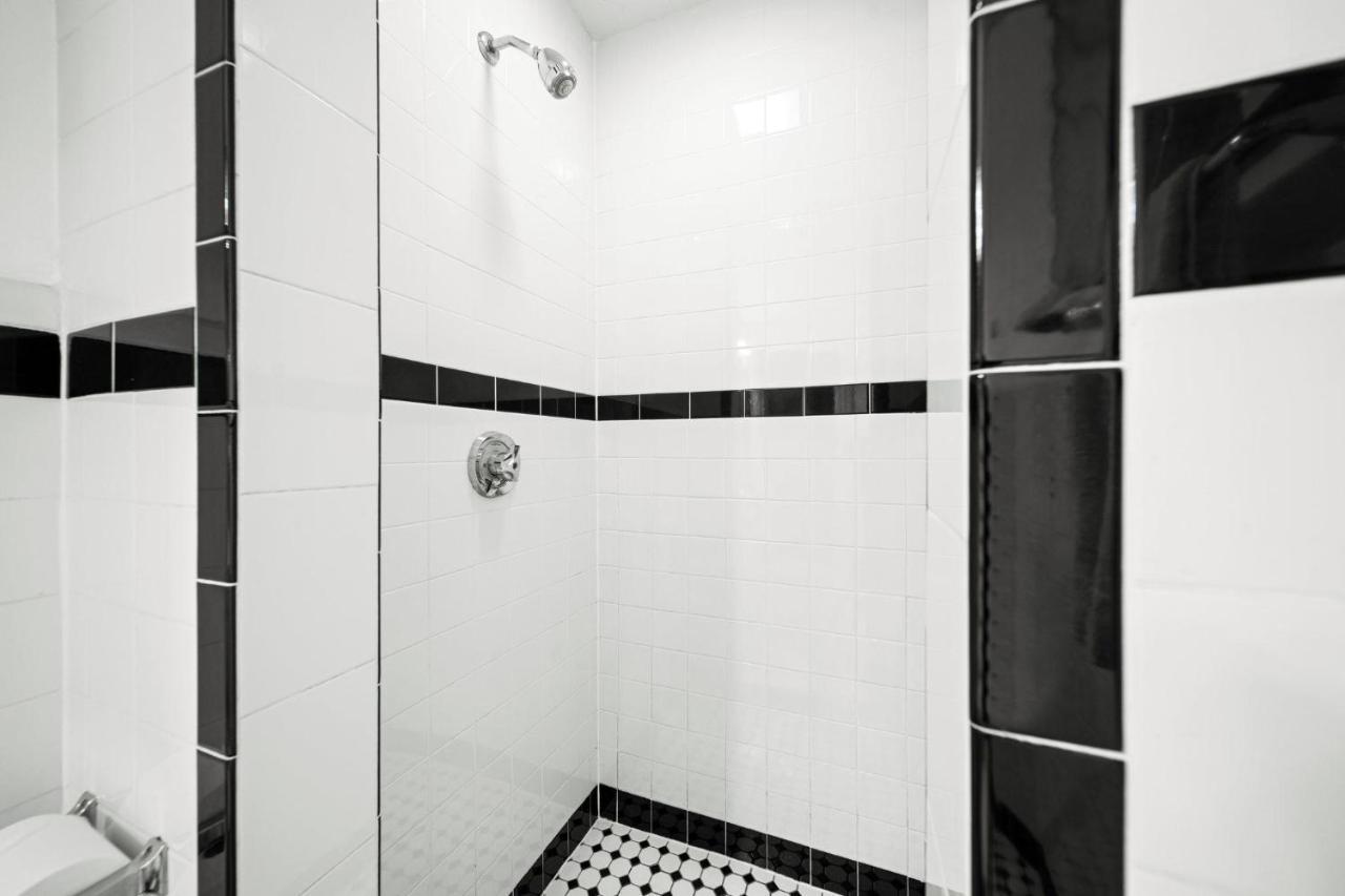Cozy Up In 5Br Apt Near Charming Oak Square Boston Eksteriør billede